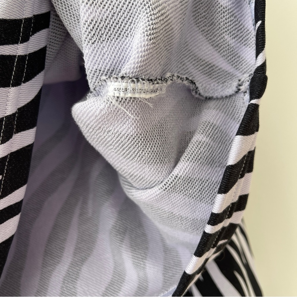 Nike‎ Purple Zebra Cropped Oversized Crewneck Sweatshirt Sz XS - Picture 9 of 10